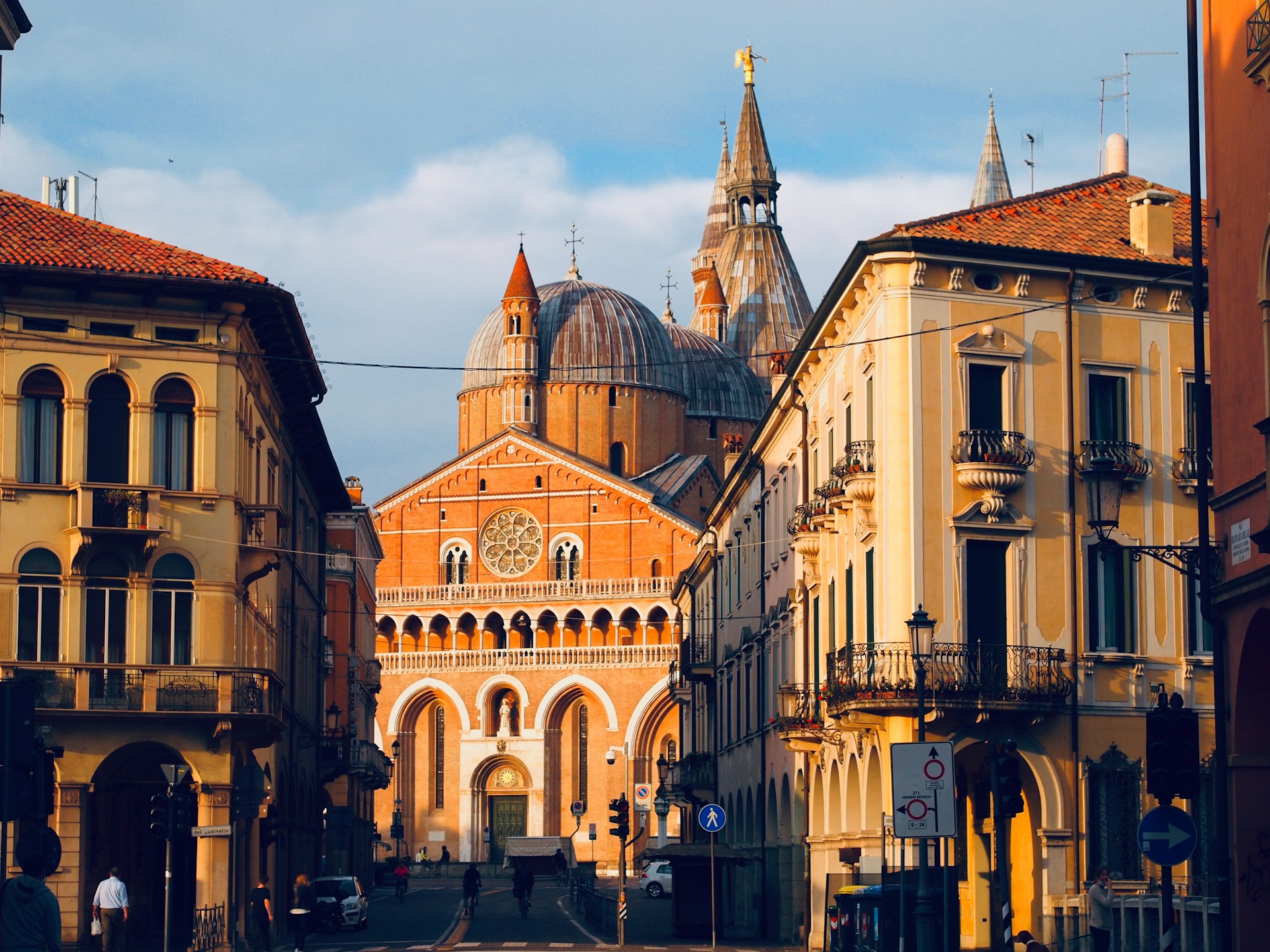 Padova e la Cappella degli Scrovegni Padova e la Cappella degli Scrovegni